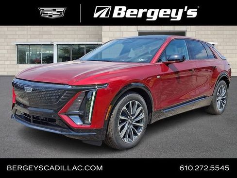New 2025 Cadillac Lyriq Sport image 1