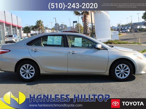 Used 2015 Toyota Camry LE image 6
