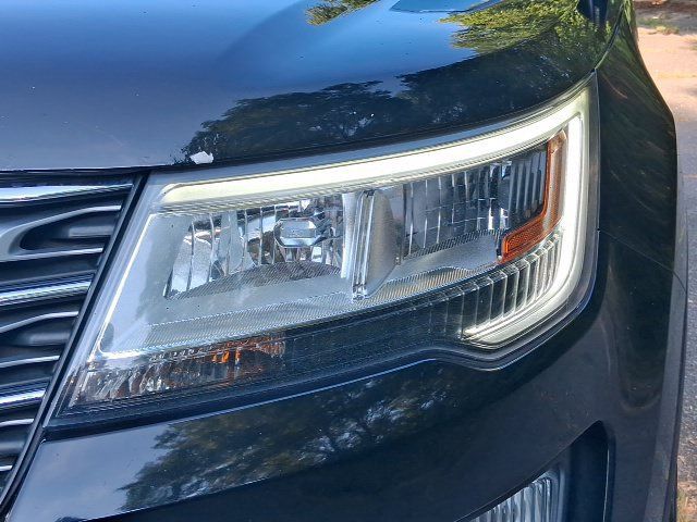 Used 2017 Ford Explorer Limited AWD/4WD image 9