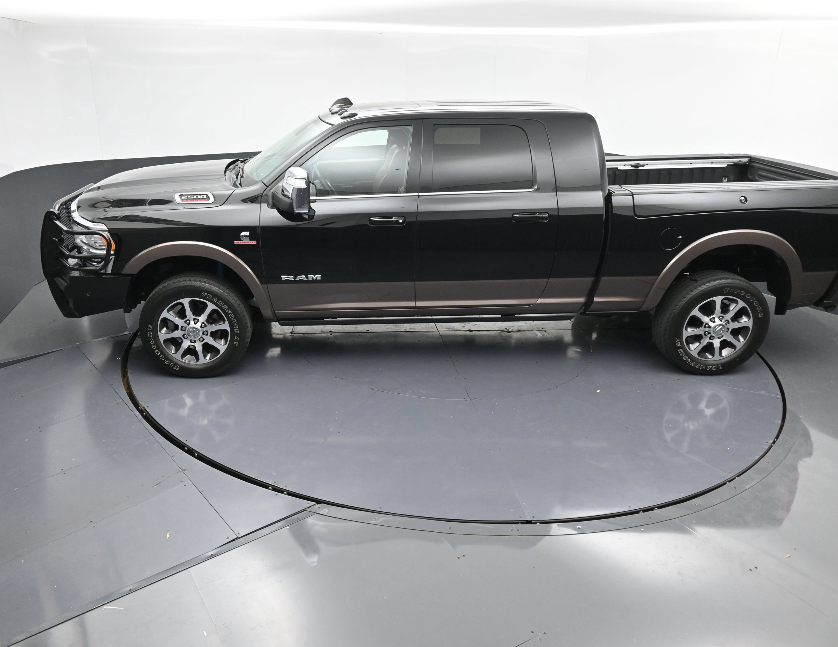 Used 2024 RAM 2500 Limited w/ Towing Technology Group AWD/4WD image 36