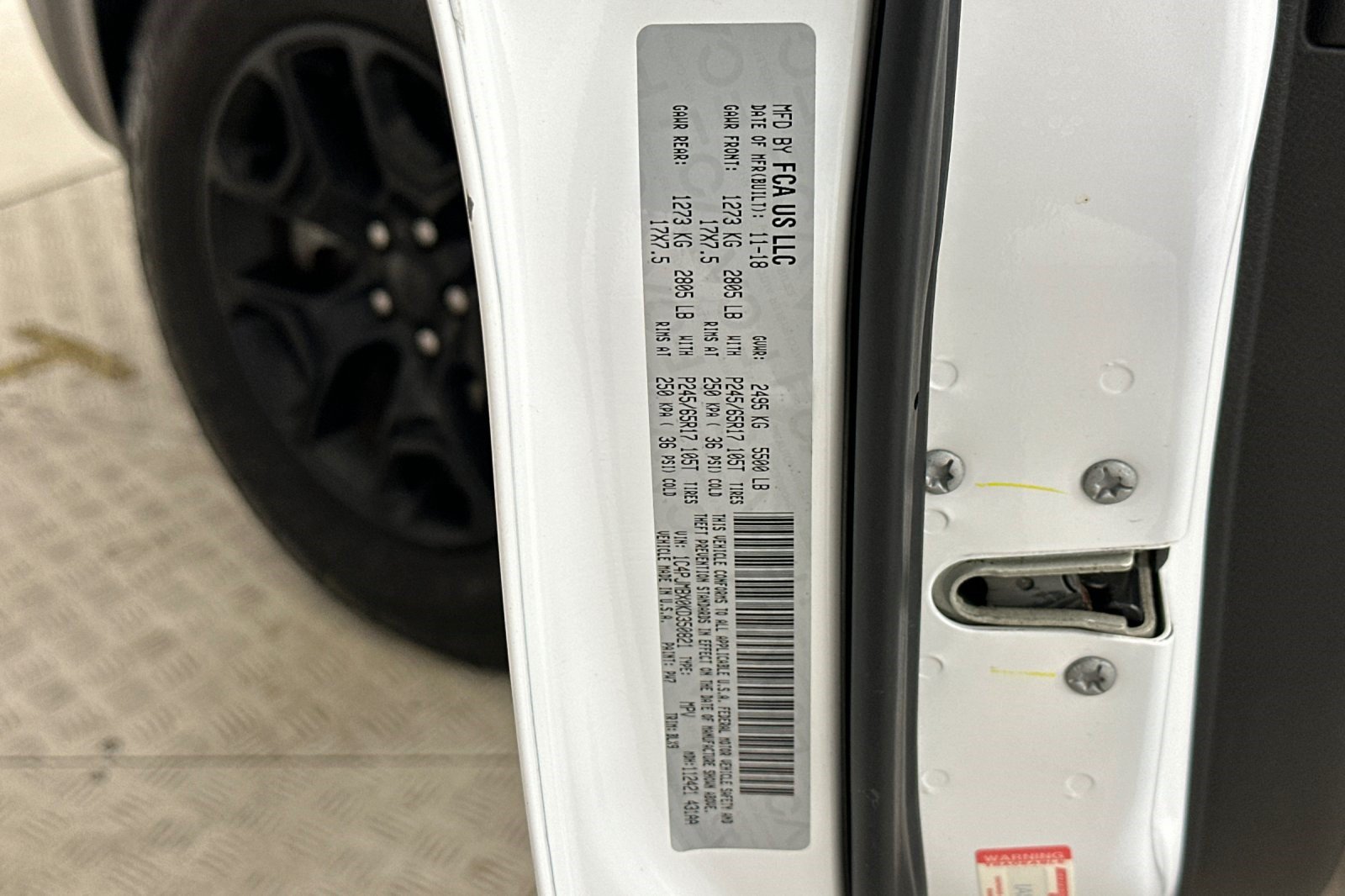 Used 2019 Jeep Cherokee Trailhawk AWD/4WD image 29