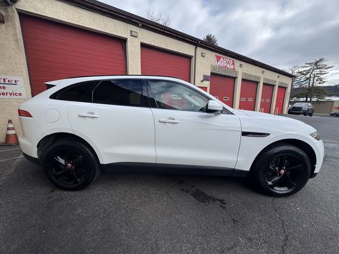 Used 2017 Jaguar F-PACE Prestige image 9