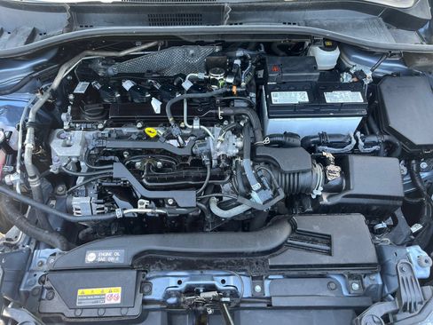 Used 2025 Toyota Corolla Cross XLE FWD image 32