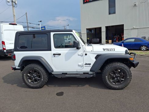 Used 2022 Jeep Wrangler Sport AWD/4WD image 11
