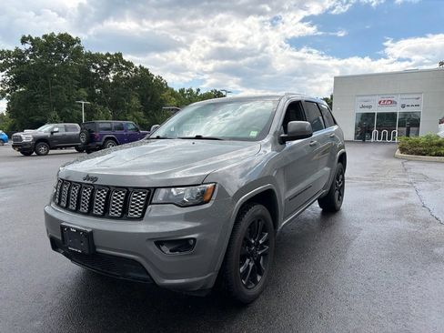 Used 2022 Jeep Grand Cherokee Laredo X AWD/4WD image 14