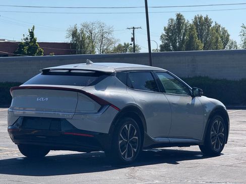 Used 2022 Kia EV6 Wind w/ Wind Technology Package AWD/4WD image 6