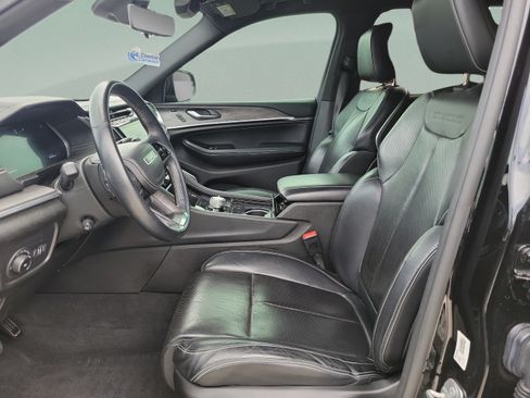 Used 2021 Jeep Grand Cherokee L Overland w/ Luxury Tech Group IV AWD/4WD image 14