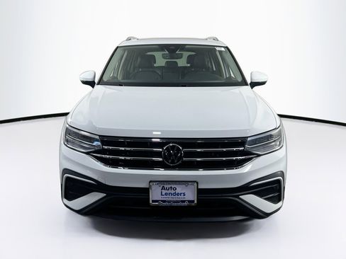 Used 2022 Volkswagen Tiguan SE image 2