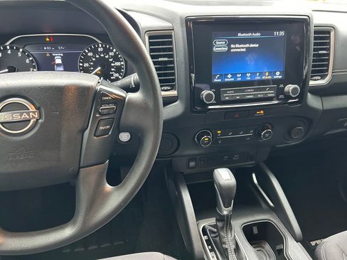 Used 2022 Nissan Frontier SV image 16