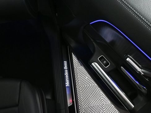 New 2025 Mercedes-Benz GLA 250 image 18