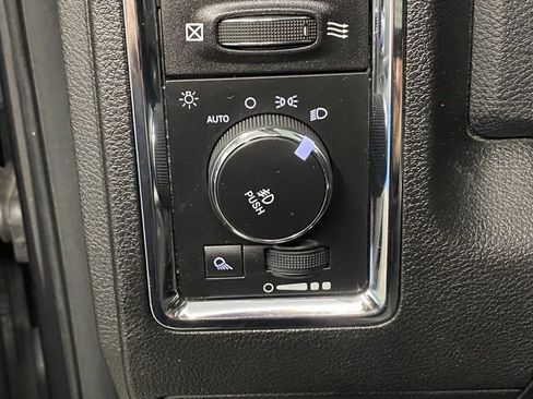 Used 2017 RAM 1500 Laramie image 25