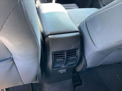 Used 2017 Ford Escape SE FWD image 33