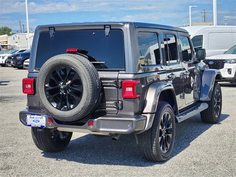 Used 2021 Jeep Wrangler Unlimited Sahara image 5