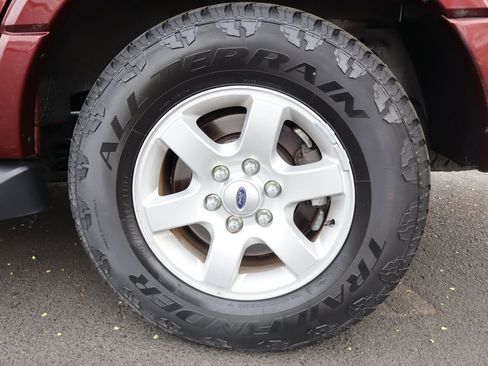 Used 2010 Ford Expedition XLT image 41