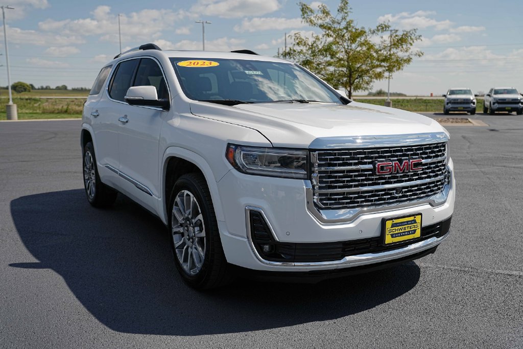 Used 2023 GMC Acadia Denali w/ Denali Technology Package AWD/4WD image 5