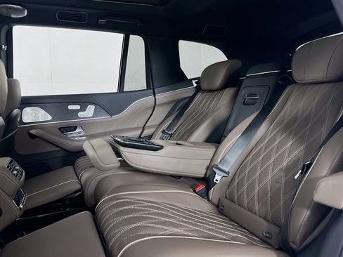 New 2026 Mercedes-Benz Maybach GLS 600 4MATIC image 8