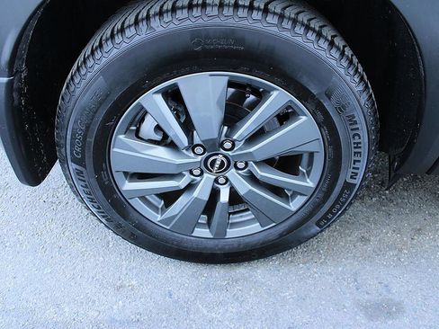 Used 2022 Nissan Pathfinder SV FWD image 16