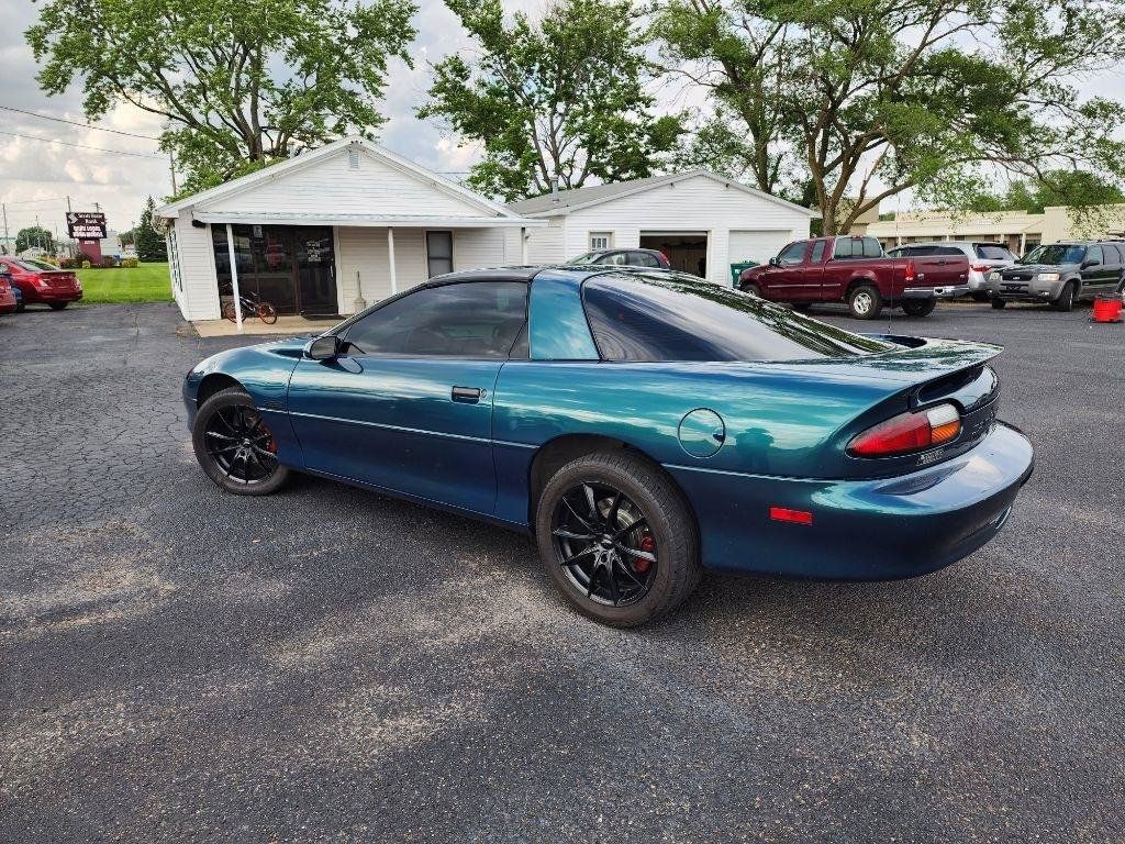 Used 1997 Chevrolet Camaro Z28 w/ Preferred Equipment Group 2 RWD image 11