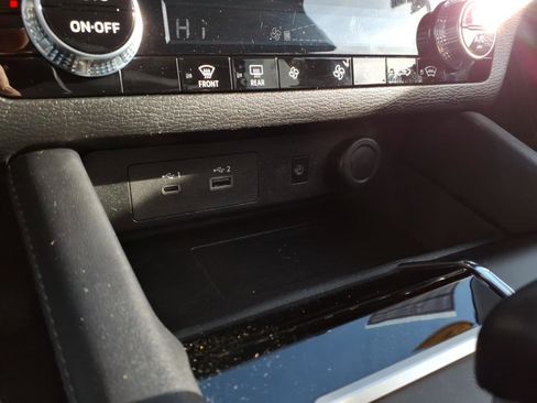 Used 2024 Mitsubishi Outlander SE image 24