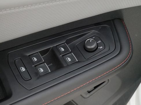 Certified 2026 Volkswagen Atlas Peak Edition AWD/4WD image 19