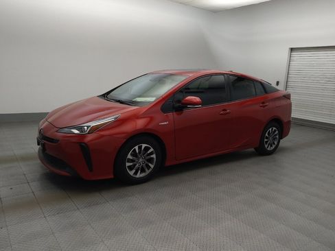 Used 2019 Toyota Prius Limited w/ Premium Convenience Package FWD image 2