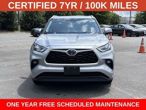 Used 2022 Toyota Highlander XLE AWD/4WD image 6