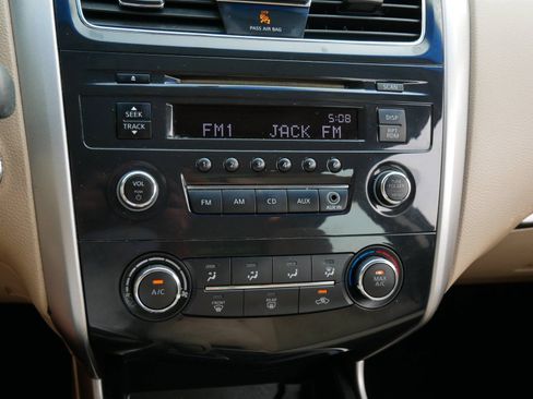 Used 2015 Nissan Altima 2.5 S FWD image 21