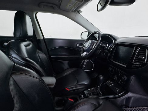 Used 2018 Jeep Compass Limited w/ Navigation Group FWD image 28