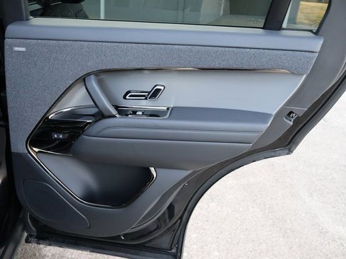 Used 2024 Land Rover Range Rover Sport Dynamic SE image 15