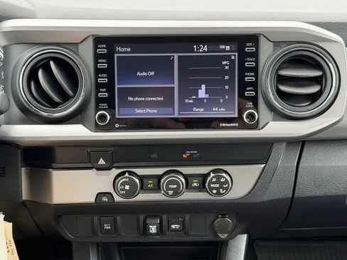Used 2020 Toyota Tacoma SR5 RWD image 14