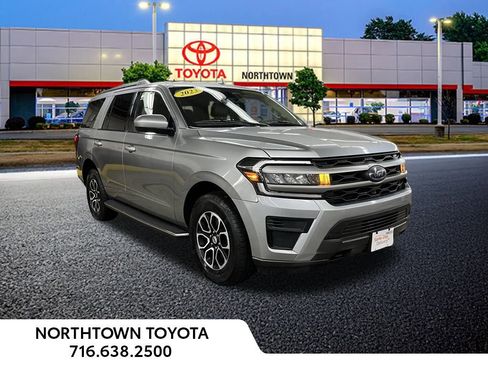 Used 2023 Ford Expedition XLT image 29