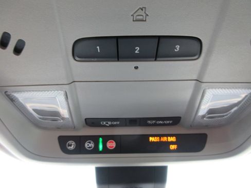 Used 2019 Chevrolet Equinox LT w/ Driver Convenience Package FWD image 30