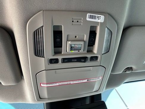 Used 2023 Toyota Highlander Platinum image 21