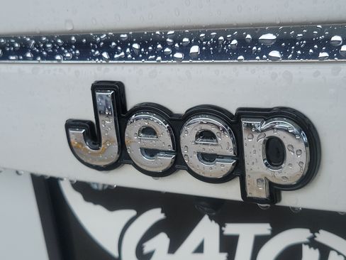 Used 2014 Jeep Compass Latitude w/ Sun/Sound Group FWD image 6