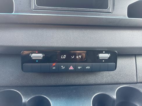 Used 2021 Mercedes-Benz Sprinter 2500 image 16