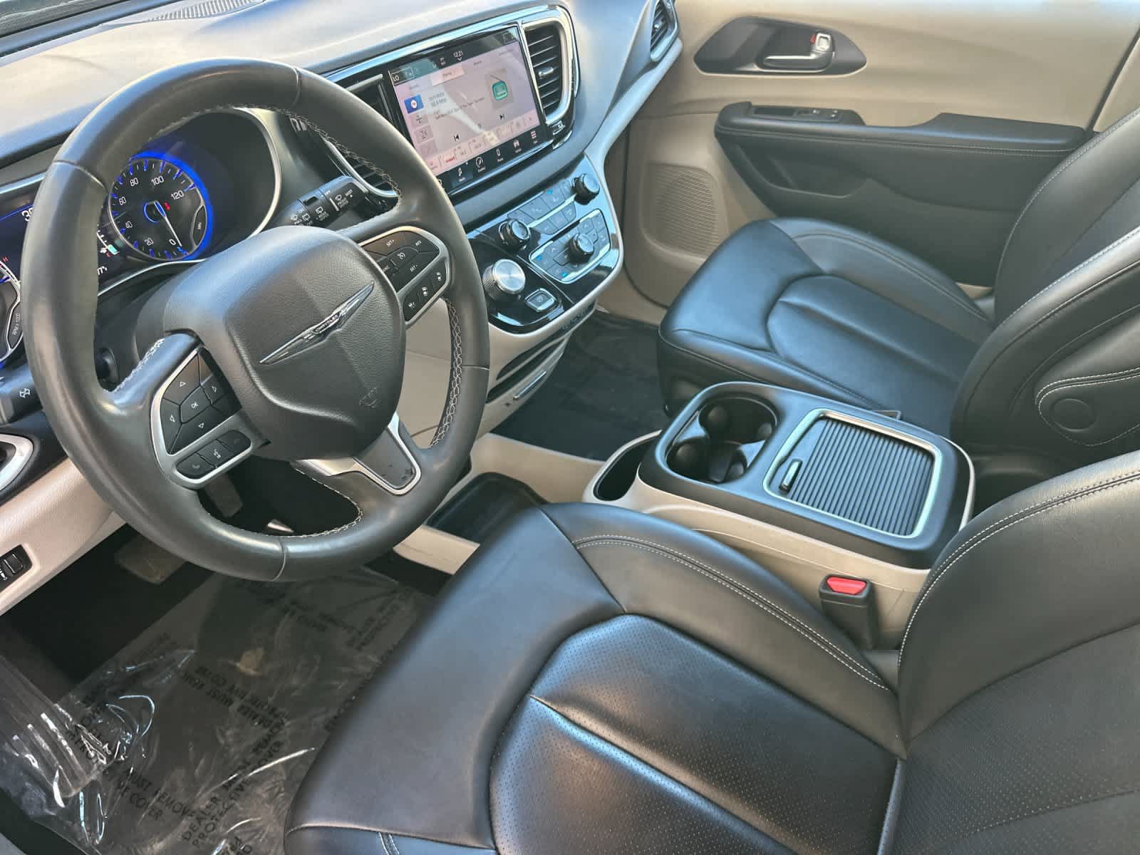 Used 2024 Chrysler Pacifica Touring-L FWD image 12