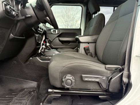 Used 2020 Jeep Wrangler Unlimited Sport image 12