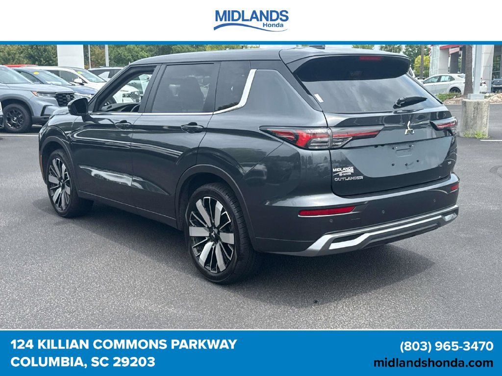 Used 2025 Mitsubishi Outlander SE FWD image 5
