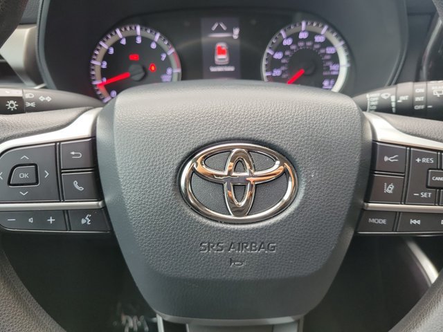 Used 2022 Toyota Highlander L FWD image 26