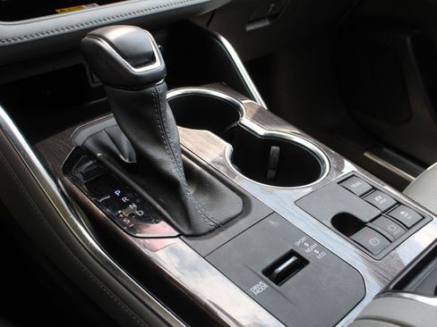 Used 2023 Toyota Highlander Limited AWD/4WD image 15