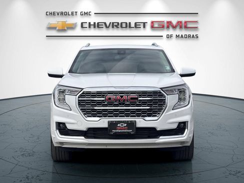 Used 2023 GMC Terrain Denali w/ Denali Premium Package AWD/4WD image 8