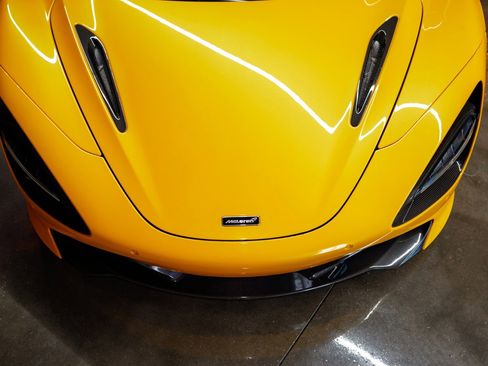 Used 2018 McLaren 720S Performance image 8