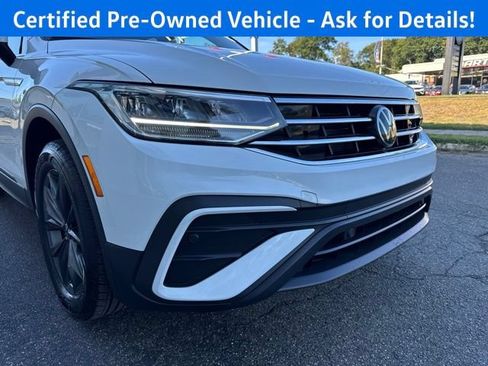 Certified 2024 Volkswagen Tiguan SE w/ Panoramic Sunroof Package AWD/4WD image 27