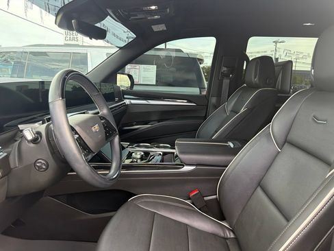 Used 2026 Cadillac Escalade Sport w/ Touring Package AWD/4WD image 8