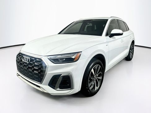 Used 2023 Audi Q5 2.0T Premium w/ Convenience Package AWD/4WD image 3