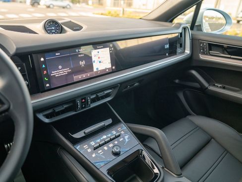 New 2026 Porsche Cayenne Coupe image 16