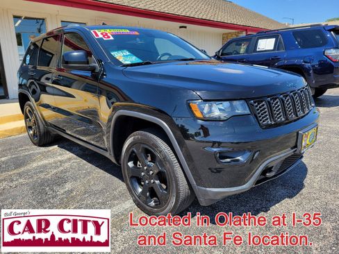 Used 2018 Jeep Grand Cherokee Laredo AWD/4WD image 1