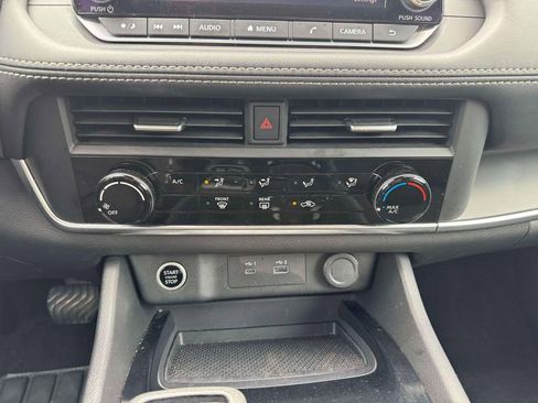 Used 2023 Nissan Rogue S AWD/4WD image 32