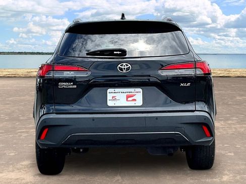 Used 2022 Toyota Corolla Cross XLE FWD image 5