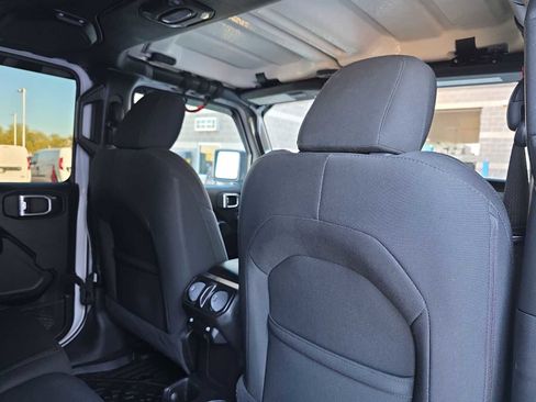 Certified 2020 Jeep Gladiator Sport w/ Quick Order Package 24S image 15